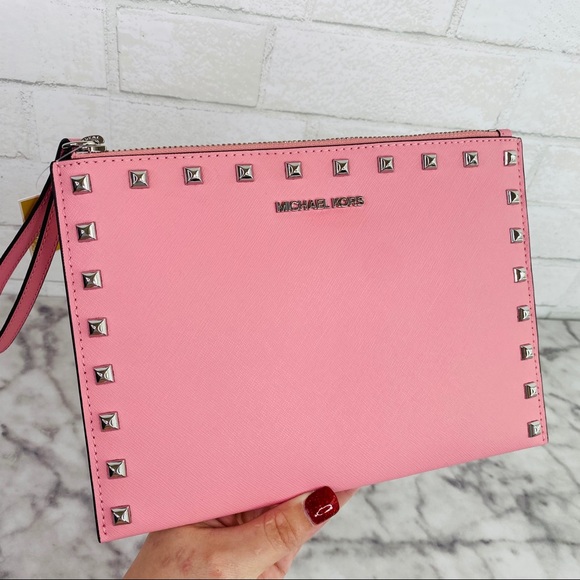 Michael Kors Handbags - Michael Kors XL Zip Clutch Wristlet Wallet